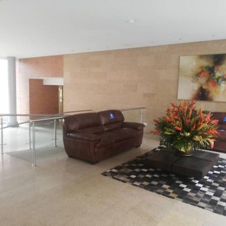 Апартаменты Hermosa Habitacion Privada En Conjunto Residencial Cerca Al Aeropuerto Y Terminal De Bogota, Zonas Comunes Se Comparten Con 1 Persona Экстерьер фото